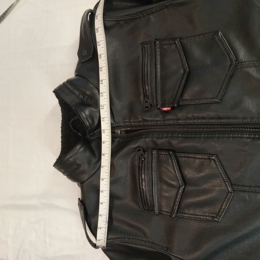 Levis levi men